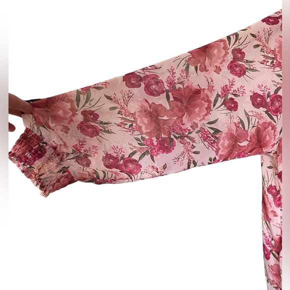 NWOT Torrid Shiffon Smocked Mock Neck Floral Pink Sheer Blouse  Size 4 - Picture 3 of 13
